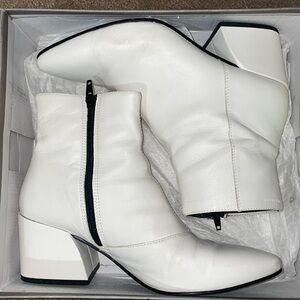Used like new! Vagabond Olivia Leather Boot